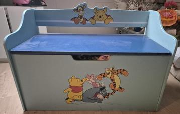 Winnie The Pooh opbergkist en tafeltje beschikbaar voor biedingen