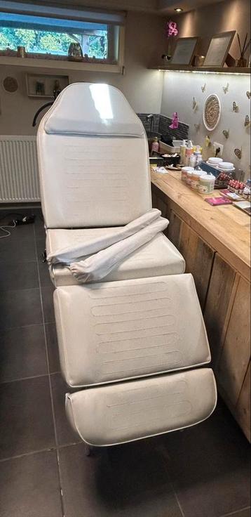 Behandelstoel / massagestoel beschikbaar voor biedingen