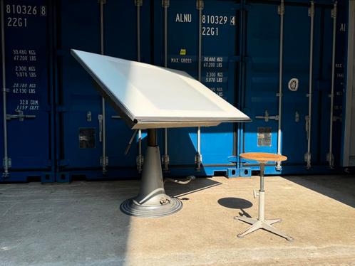 LAAG model Nike Eskilstuna Tekentafel lichttafel zeldzaam!, Doe-het-zelf en Bouw, Tekentafels, Minder dan 130 cm, Ophalen