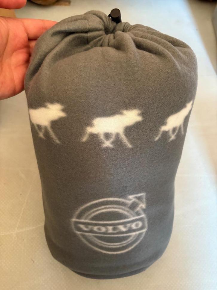 Volvo - Collector's item : Dekentje in opbergzak, Auto diversen, Auto-accessoires, Nieuw, Ophalen of Verzenden