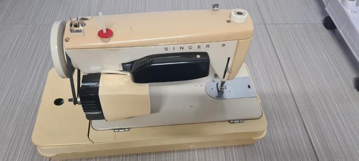 Machine à coudre Singer type MI6, Hobby & Loisirs créatifs, Machines à coudre & Accessoires, Utilisé, Machine à coudre, Singer