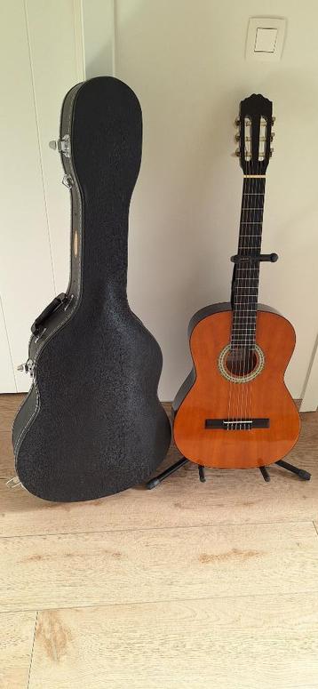 Gitaar beschikbaar voor biedingen