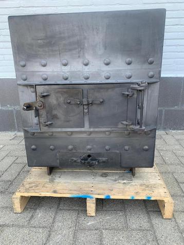 Hout kachel beschikbaar voor biedingen