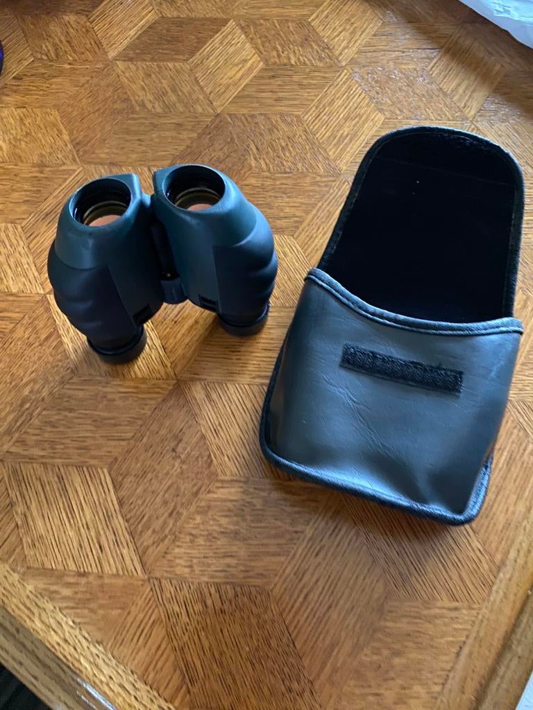 Jumelles, Enlèvement, Comme neuf