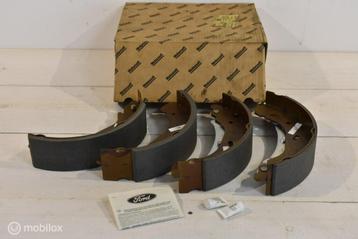 NIEUW: Orig. set remschoenen Ford Transit 280mm ('00-'06) beschikbaar voor biedingen
