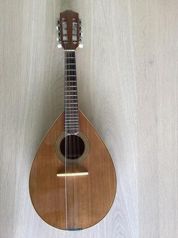 Portugese mandoline/ bandola met hele mooie klank