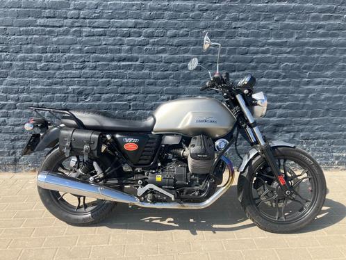 moto guzzi V7 stone 2018  in goede staat, Motoren, Motoren | Moto Guzzi, Bedrijf, Naked bike, 12 t/m 35 kW, 2 cilinders, Minimaal motorrijbewijs A2