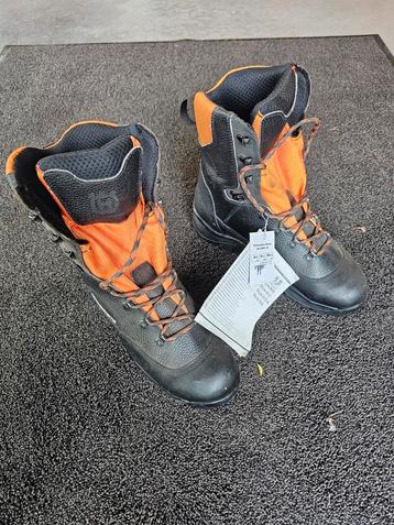 Husqvarna Veiligheidsschoen met zaagbescherming beschikbaar voor biedingen