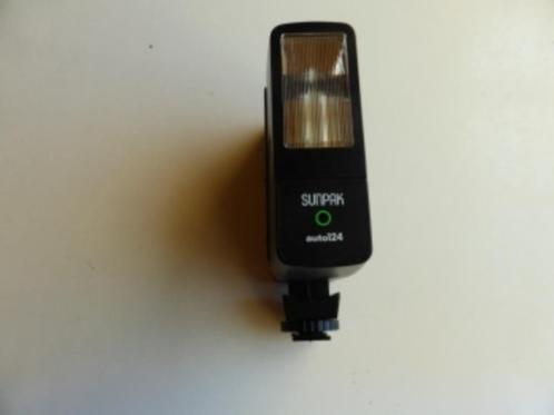 Sunpak Auto 124 cameraflitser voor analoge camera's., Audio, Tv en Foto, Foto | Flitsers, Gebruikt, Overige merken, Kantelbaar