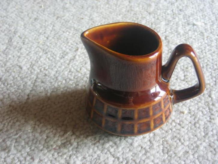 Bruin melkkannetje, Antiek en Kunst, Antiek | Servies los, Ophalen of Verzenden