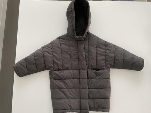 Zwart/grijze donkere jas maat 122, met verborgen zakken, Kinderen en Baby's, Kinderkleding | Maat 122, Gebruikt, Meisje, Jas, Ophalen of Verzenden