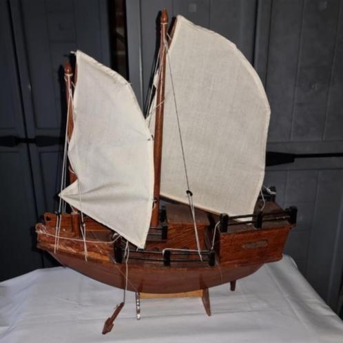 Grote mooie houten zeilboten 3€/st, 5€ allebei, Houtsnijwerk, Antiek en Kunst, Kunst | Beelden en Houtsnijwerken, Ophalen of Verzenden