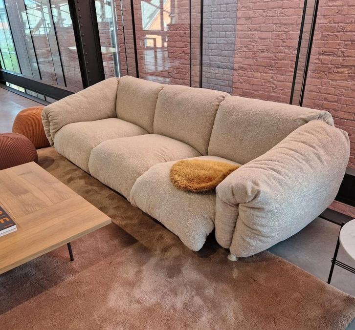 Zanotta Zazamax Sofa - beige - gloednieuw, Maison & Meubles, Canapés | Salons, Neuf, Banc droit, Trois personnes, 250 à 300 cm