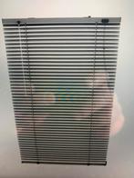 Stores vénitiens, Comme neuf