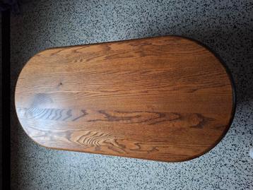 Houten salontafel beschikbaar voor biedingen