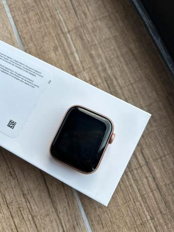 Apple watch serie 5 - 40 mm  beschikbaar voor biedingen