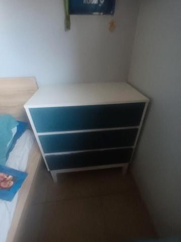 Meubels te koop beschikbaar voor biedingen