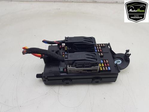 ZEKERINGKAST Volvo XC60 II (UZ) (|32142591|), Auto-onderdelen, Elektronica en Kabels, Volvo, Gebruikt