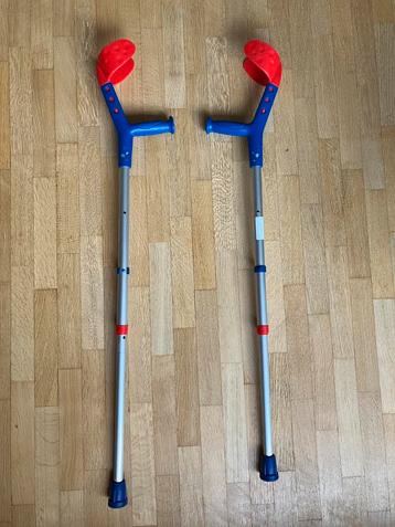 Krukken voor jongeren, merk HERDEGEN, met meerdere posities beschikbaar voor biedingen