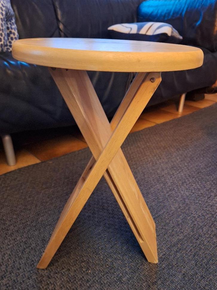 Tabouret pliant design Zusy  années 70/80 (Adrien Reed), Maison & Meubles, Tabourets, Utilisé, Bois, Enlèvement