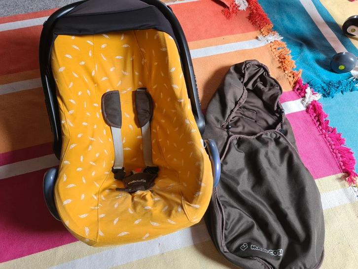 Maxicosi CabrioFix met voetenzak, Kinderen en Baby's, Overige Kinderen en Baby's, Gebruikt, Ophalen