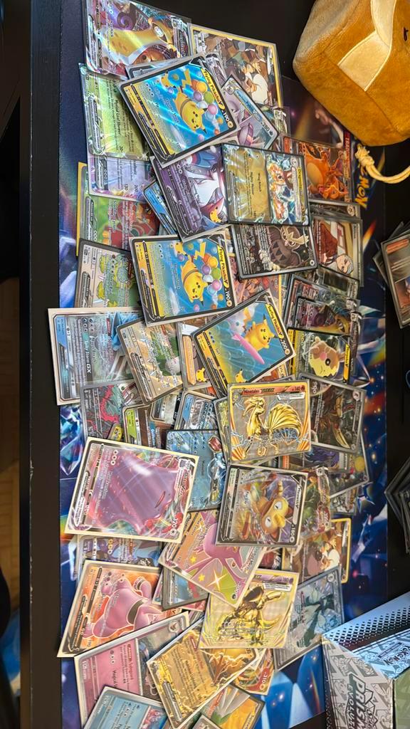 Pokemon kaarten 92 hits, Hobby en Vrije tijd, Verzamelkaartspellen | Pokémon, Zo goed als nieuw, Ophalen