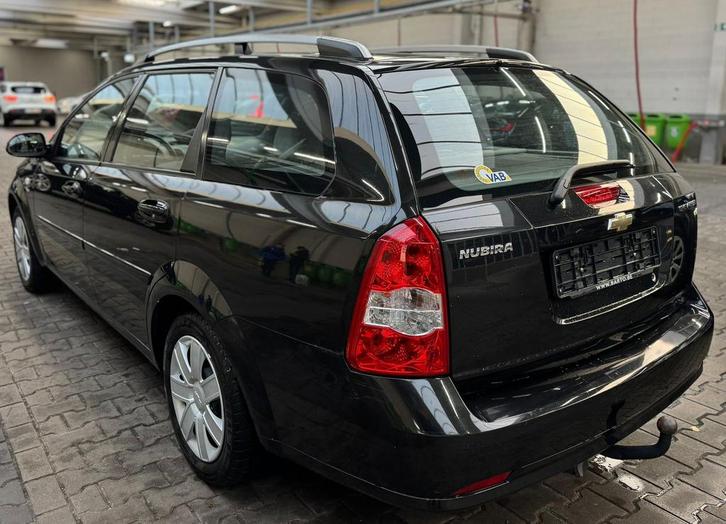 Chevrollet nubira van het jaar 2009 met 60.000km, Auto's, Chevrolet, Particulier, Nubira, Diesel, Euro 4, 5 deurs, Zwart, Stof