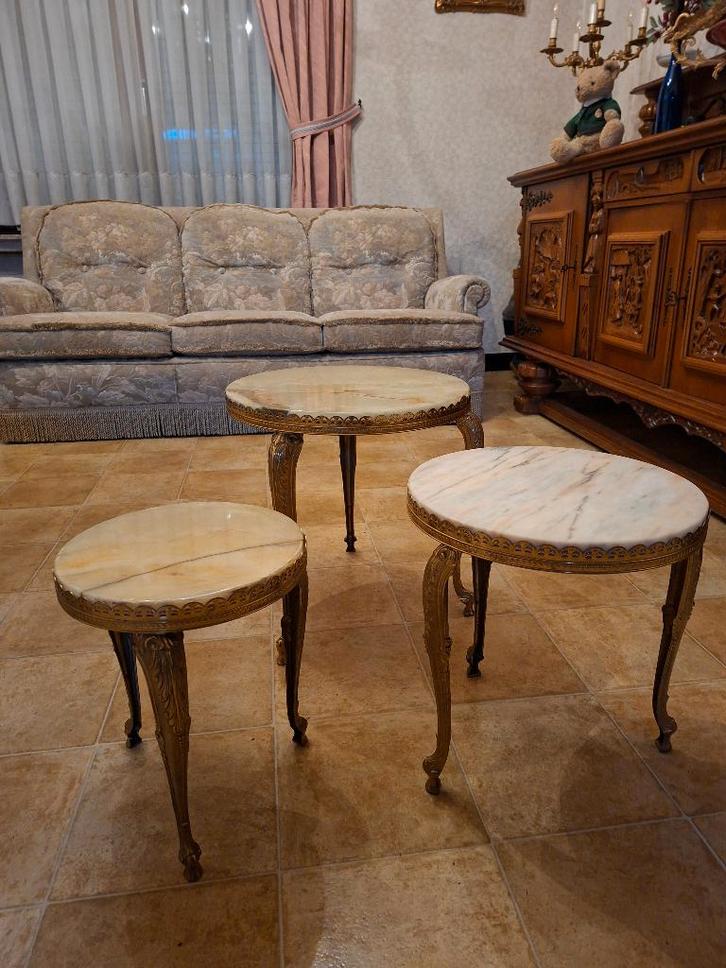 Elegante set van 3 nesttafels en salontafel met onyx blad, Huis en Inrichting, Tafels | Salontafels, Zo goed als nieuw, Ophalen