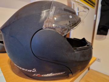 Motorhelm beschikbaar voor biedingen