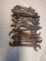 vieilles clés ou clés anglaises très lourdes. i, Bricolage & Construction, Outillage | Outillage à main, Enlèvement ou Envoi, Utilisé