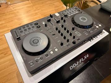 DDJ-FLX4 contrôleur beschikbaar voor biedingen
