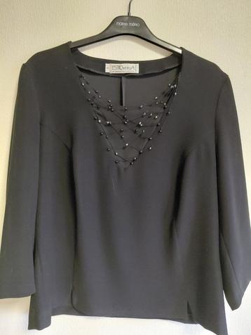 Geklede zwarte blouse,  maat 44. Merk Estroversa.  beschikbaar voor biedingen