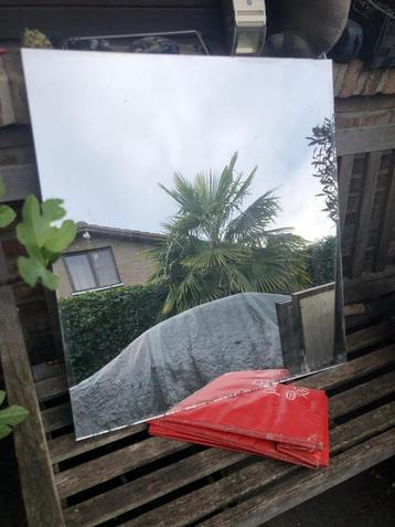 spiegel  75x65 cm  beschikbaar voor biedingen