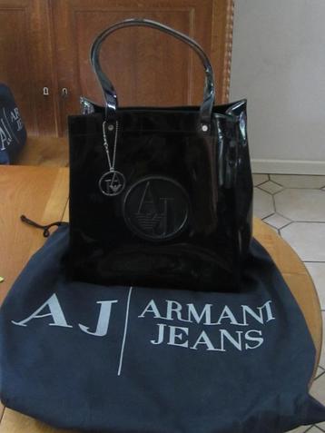 Grand sac Armani en vernis noir