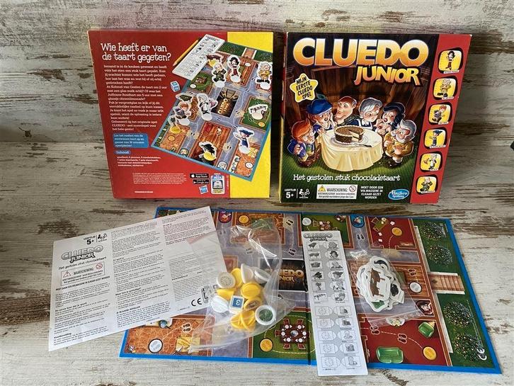 Cluedo junior vierkante versie [s723], Hobby en Vrije tijd, Gezelschapsspellen | Bordspellen, Zo goed als nieuw, Verzenden