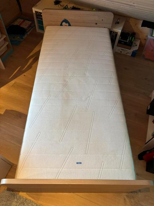 Lit 1 personne avec sommier et matelas convertible lit bébé, Maison & Meubles, Chambre à coucher | Lits, Utilisé, Une personne