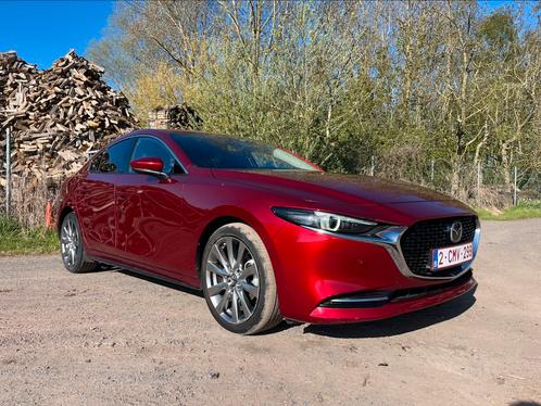 Mazda 3 SKYACTIV-X 2.0 M-Hybrid, Auto's, Mazda, Particulier, Benzine, Euro 6, Berline, 5 deurs, Handgeschakeld, Rood, Zwart, Stof