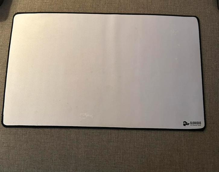 Tapis Glorious Ice – excellent pour FPS, Informatique & Logiciels, Tapis de souris, Comme neuf, Enlèvement