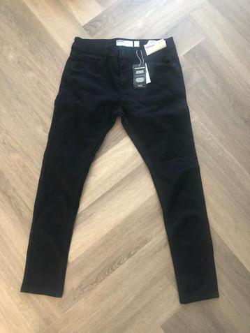 Broek maat 32 beschikbaar voor biedingen