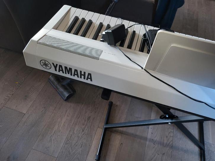 Keyboard yamaha, Musique & Instruments, Claviers, Comme neuf, 88 touches, Yamaha, Sensitif, Avec pied, Connexion MIDI, Enlèvement