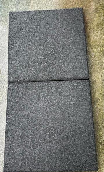 Rubberen tegels 50x50x5 speeltoestel stal e.d. ruim 25m2, Ophalen, Gebruikt, Rubber, 10 m² of meer