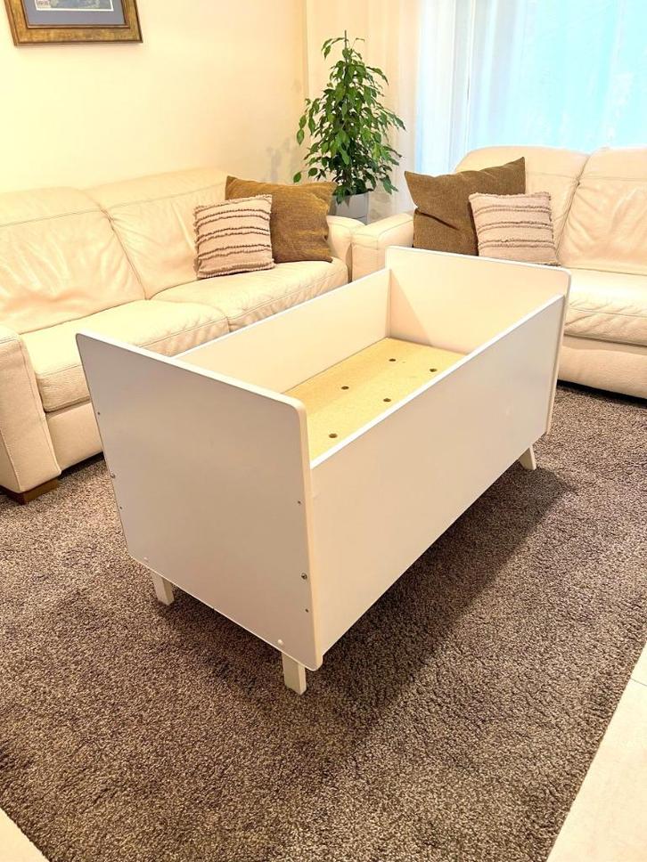 Klassiek kinderbed in goede staat met IKEA matras, Kinderen en Baby's, Kinderkamer | Bedden, Gebruikt, Minder dan 140 cm, Minder dan 70 cm