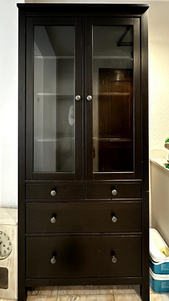 Vitrinekast Hemnes Ikea, Huis en Inrichting, Kasten | Vitrinekasten, Zo goed als nieuw, 150 tot 200 cm, 50 tot 100 cm, 25 tot 50 cm