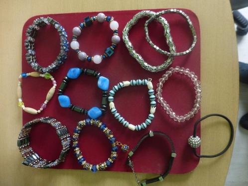 Verschillende mooie armbanden 2€ voor 1 of 20€ voor 14, Handtassen en Accessoires, Armbanden, Met bedels of kralen, Ophalen of Verzenden