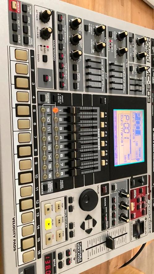 Roland MC-909, Musique & Instruments, Batteries électroniques, Utilisé, Roland, Enlèvement