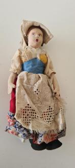 Vintage costume doll 1950s 1940s,, Enlèvement ou Envoi