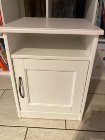 Ikea Nachtkastje beschikbaar voor biedingen