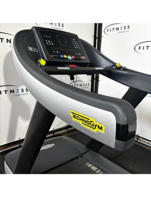 Technogym Excite Run 700i Loopband | Treadmill, Sport en Fitness, Fitnessmaterialen, Gebruikt, Overige typen, Armen, Benen, Borst