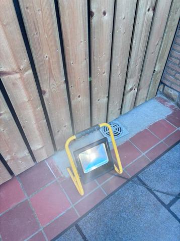 Led verstraler/bouwlamp beschikbaar voor biedingen