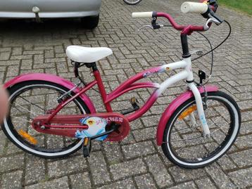 Meisjesfiets beschikbaar voor biedingen